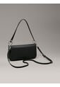 Bolso Negro De Hombro Minimal Monograma Calvin Klein de Calvin Klein