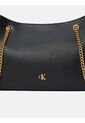 Bolso Negro De Hombro Con Monograma Calvin Klein de Calvin Klein