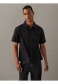 Camisa Negra Manga Corta Con Bolsillo Calvin Klein de Calvin Klein