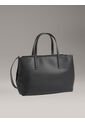 Bolso Negro Tote CK Must Calvin Klein de Calvin Klein