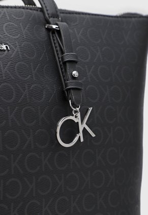 Bolso Negro-Plateado Calvin Klein Black Mono