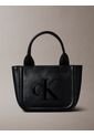 Bolso Negro Tote Pequeño Con Logo Monograma Grabado Calvin Klein de Calvin Klein