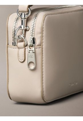 Bolso Beige Cruzado Convertible De 2 Tiras Calvin Klein