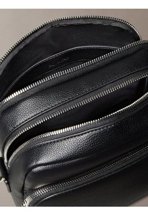 Bolso Negro Cruzado Pequeña Calvin Klein