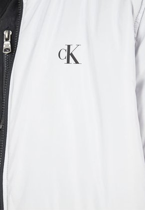 Chaqueta Gris Claro-Negro Calvin Klein