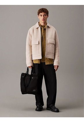 Bolso Negro Helmet Calvin Klein