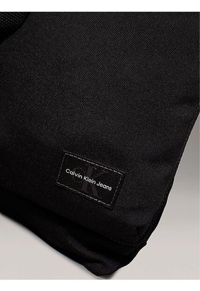 Bolso Negro Helmet Calvin Klein