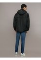 Rompe Negro Viento Ligero Con Capota Calvin Klein de Calvin Klein