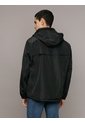 Rompe Negro Viento Ligero Con Capota Calvin Klein de Calvin Klein