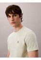 Camiseta Beige Classic Con Monograma Calvin Klein de Calvin Klein