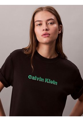 Camiseta Negra De Manga Corta Con Logo Bordado En 3D Calvin Klein