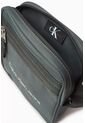 Bolso Gris Essentials Reporter Calvin Klein de Calvin Klein