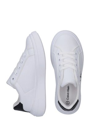Tenis Blanco De Corte Bajo Con Cordones Calvin Klein