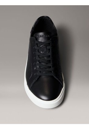 Tenis Negro De Perfil Bajo Con Monograma En Relieve Calvin Klein