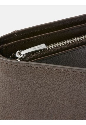 Billetera Chocolate De Cuero Con Compartimento Para Billetes Y Monedero Y RFID Calvin Klein