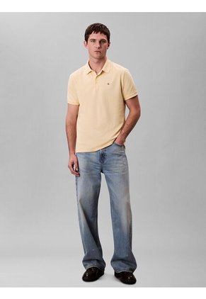 Polo Amarillo Con Monograma Bordado Calvin Klein
