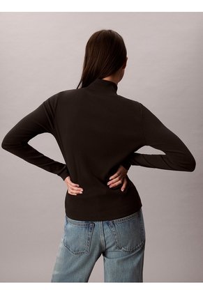 Camiseta Negra Manga Larga Con Cuello Tortuga Calvin Klein