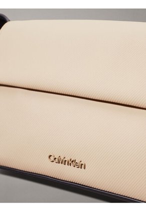 Bolso Beige Reporter Cuadrado Calvin Klein