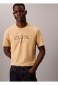 Camiseta Amarilla Con Gráfico De Logo Calvin Klein de Calvin Klein