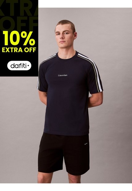 Camiseta Negra Con Franjas Deportivas Calvin Klein