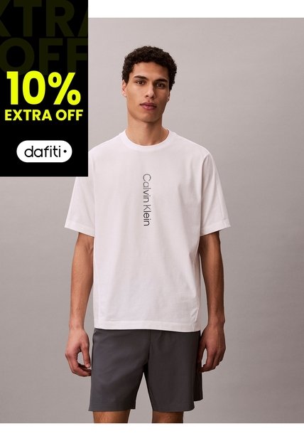 Camiseta Blanca Con Gráfico De Logo Vertical Calvin Klein