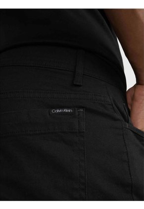 Pantalón Negro Slim Brushed Calvin Klein