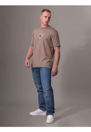 Camiseta Beige Con Gráfico De Sello NYC Calvin Klein