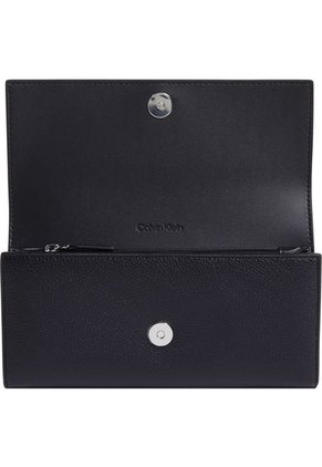 Billetera Negra Trifold Con Placa Metálica Calvin Klein