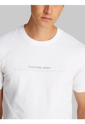 Camiseta Blanca Con Logo Pequeño Calvin Klein