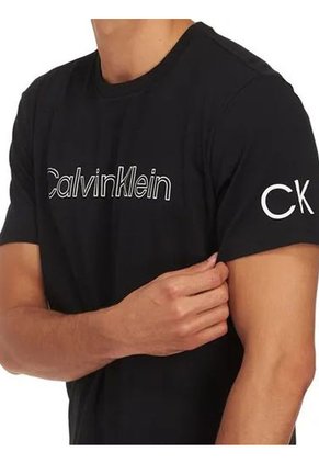 Camiseta Negra Con Logo Traveling Calvin Klein