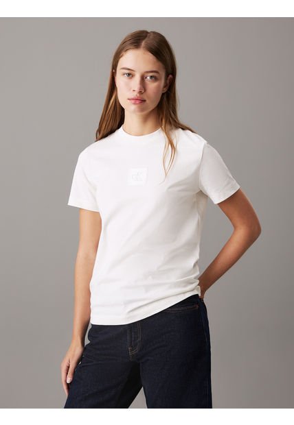 Camiseta Blanca Con Monograma E Insignia Calvin Klein