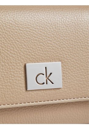 Billetera Beige Trifold Con Placa Metálica Calvin Klein