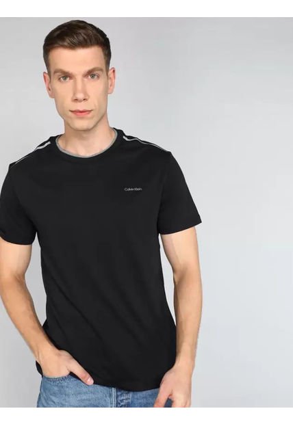 Camiseta Negra Manga Corta Con Cinta Distintiva En Los Hombros Calvin Klein