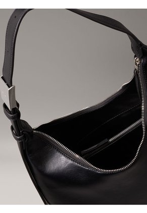 Bolso Negro Hobo Con Mini Logo Grabado Calvin Klein
