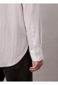 Camisa Blanca Cómoda De Manga Larga Con Estampado De Rayas Calvin Klein de Calvin Klein