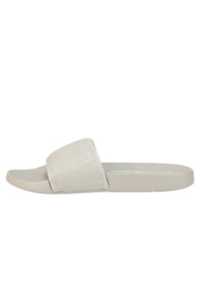 Sandalia Gris Con Monograma Calvin Klein