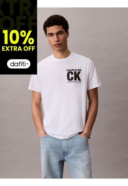 Camiseta Blanca Con Gráfico De Logo Calvin Klein
