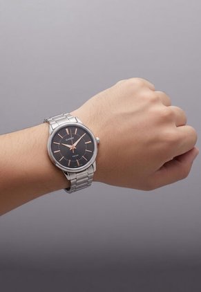 Reloj CASIO Plateado
