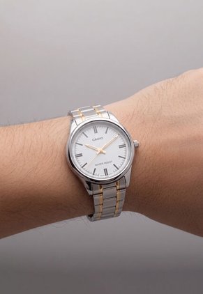 Reloj CASIO Plateado