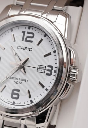 Reloj CASIO Plateado