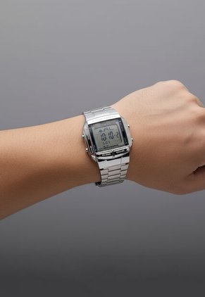 Reloj CASIO Plateado