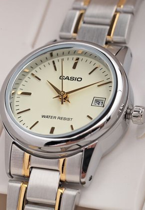 Reloj CASIO Plateado