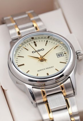 Reloj CASIO Plateado