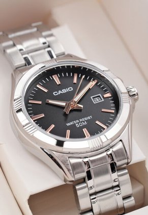 Reloj CASIO Plateado