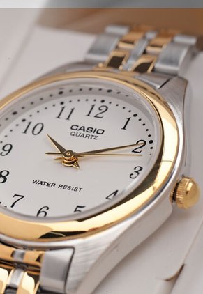 Reloj CASIO Plateado