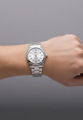 Reloj CASIO Plateado