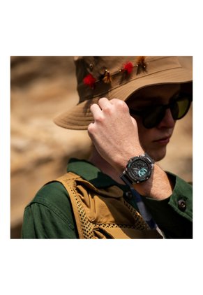 Reloj G-SHOCK GA-2200M-1A Deportivo