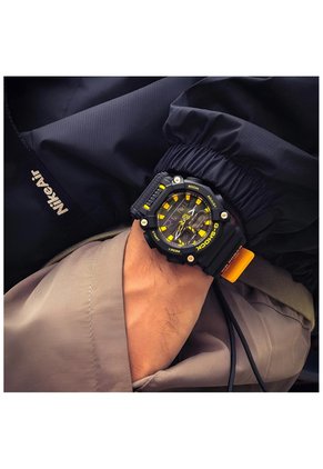 Reloj Casio G-SHOCK GA-900A-1A9 Diseño Deportivo