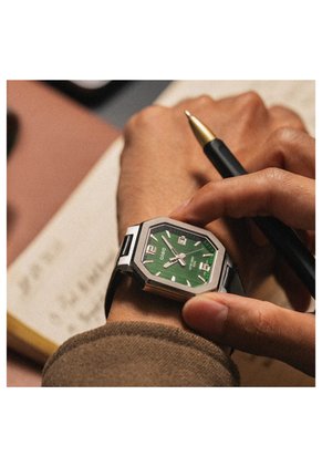 Reloj Casio Referencia MTP-B195D-3A Diseño Elegante