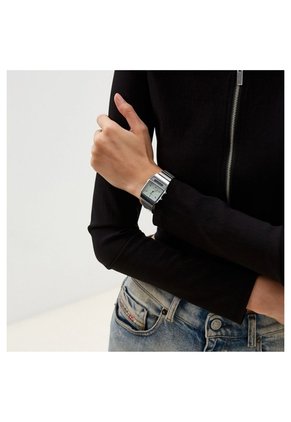 Reloj Casio AQ-800E-3A Estilo Vintage